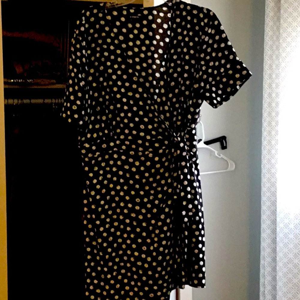 Worn once Express wrap dress, super cute